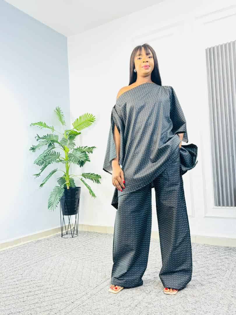 chi set104[black &white dot]